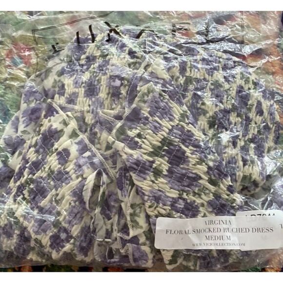 ✨VICI Virginia Floral Smocked Ruched Dress✨ - Picture 4 of 6